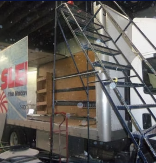 Sleepy's box truck side panel teardown